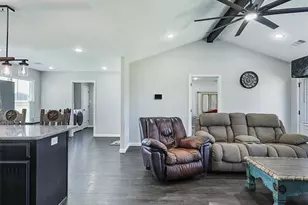 1460 County Rd 701, Cleburne, TX 76031 - Photo 4