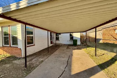 815 SE 18th Street #C, Mineral Wells, TX 76067 - Photo 2