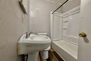 815 SE 18th St, Mineral Wells, TX 76067 - Photo 6