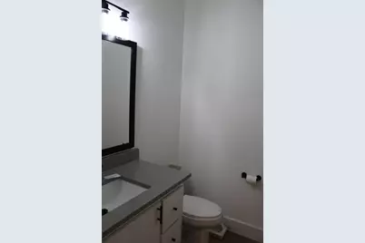 1628 E Davis Avenue, Fort Worth, TX 76104 - Photo 8