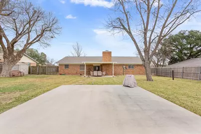 425 Lindenwood Lane W, Hewitt, TX 76643 - Photo 30