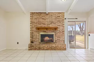 425 Lindenwood Ln W, Hewitt, TX 76643 - Photo 8