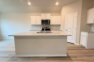 556 Arroyo Dr, Cleburne, TX 76033 - Photo 2