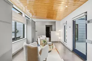 9211 E Lake Highlands Dr, Dallas, TX 75218 - Photo 14