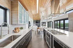 9211 E Lake Highlands Dr, Dallas, TX 75218 - Photo 10