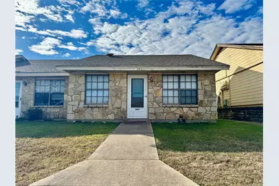1429 Walters Drive, Granbury, TX 76048 - Photo 2