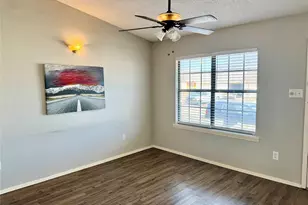 1429 Walters Dr, Granbury, TX 76048 - Photo 4