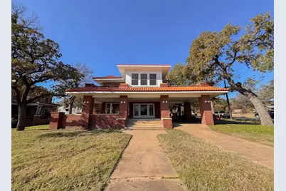 211 NW 4th Avenue, Mineral Wells, TX 76067 - Photo 1