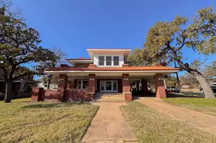 211 NW 4th Ave, Mineral Wells, TX 76067 - Photo 1