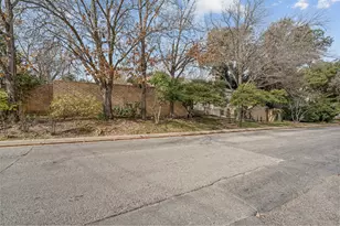 2410 Halloran St, Fort Worth, TX 76107 - Photo 4