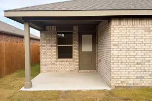 541 Marsh St, Cleburne, TX 76033 - Photo 16