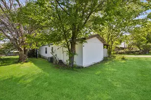 3719 Hedge Row St, Granbury, TX 76048 - Photo 30