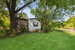 3719 Hedge Row St, Granbury, TX 76048 - Photo 28