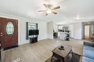 3719 Hedge Row St, Granbury, TX 76048 - Photo 28