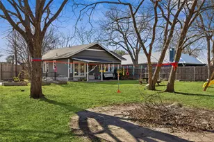 211 E Ross St, Waxahachie, TX 75165 - Photo 24