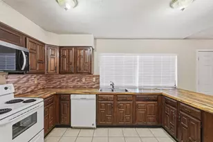 7717 Bermejo Rd, Fort Worth, TX 76112 - Photo 14