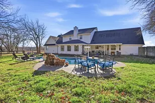 104 Fossil Ct, Springtown, TX 76082 - Photo 34