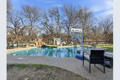 104 Fossil Court, Springtown, TX 76082 - Photo 32