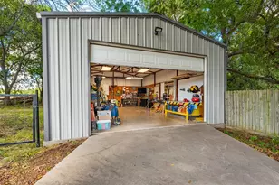 104 Fossil Ct, Springtown, TX 76082 - Photo 36