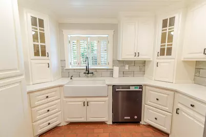 1010 S Williams Avenue, Mt Pleasant, TX 75455 - Photo 2