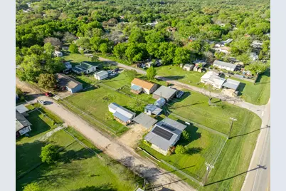 183 Grand Prairie Drive, Whitney, TX 76692 - Photo 4