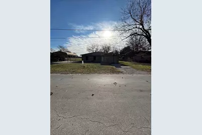 1018 N Fisher Street, Gorman, TX 76454 - Photo 2