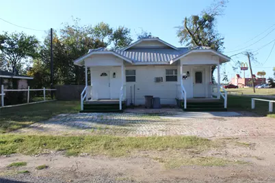 1909 Sycamore Street, Commerce, TX 75428 - Photo 1