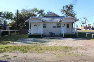 1909 Sycamore St, Commerce, TX 75428 - Photo 1