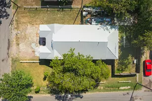 1909 Sycamore St, Commerce, TX 75428 - Photo 2