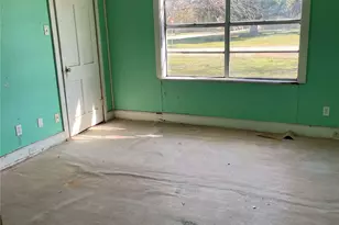 110 E Angeline St, Groesbeck, TX 76642 - Photo 8