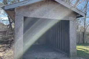 110 E Angeline St, Groesbeck, TX 76642 - Photo 2