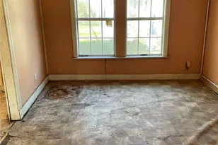 110 E Angeline St, Groesbeck, TX 76642 - Photo 10