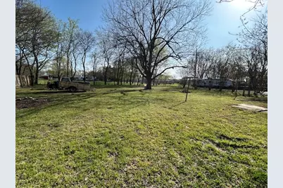 401 E Spruce Street, Whitewright, TX 75491 - Photo 22