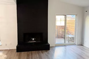 2106 Misty Meadow Ct, Carrollton, TX 75006 - Photo 4