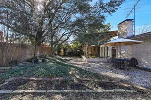 1102 N Graves St, McKinney, TX 75069 - Photo 2