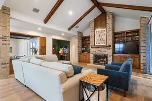 1636 Crooked Creek Dr, Carrollton, TX 75007 - Photo 8