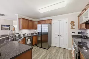 863 Lindbergh Ln, Grand Prairie, TX 75051 - Photo 12