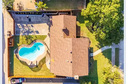 2720 Prairie Creek Court, Plano, TX 75075 - Photo 2