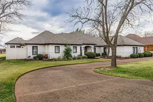 5605 Flagstick Dr, Granbury, TX 76049 - Photo 2