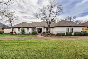 5605 Flagstick Dr, Granbury, TX 76049 - Photo 2