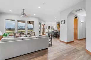 5605 Flagstick Dr, Granbury, TX 76049 - Photo 10