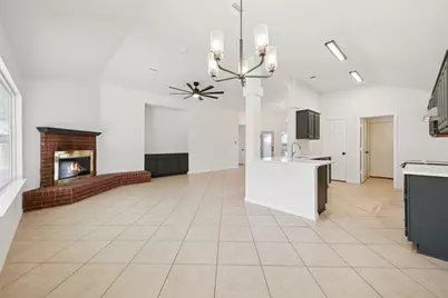 1016 Grand Central Parkway, Saginaw, TX 76131 - Photo 10