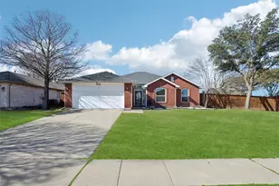 1016 Grand Central Pkwy, Saginaw, TX 76131 - Photo 1