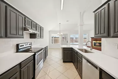 1016 Grand Central Parkway, Saginaw, TX 76131 - Photo 12