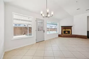 1016 Grand Central Pkwy, Saginaw, TX 76131 - Photo 16