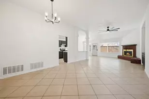 1016 Grand Central Pkwy, Saginaw, TX 76131 - Photo 4