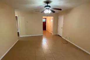 202 W Cotter Ave, Alvarado, TX 76009 - Photo 2