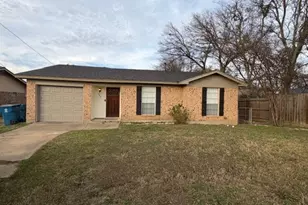 202 W Cotter Ave, Alvarado, TX 76009 - Photo 1