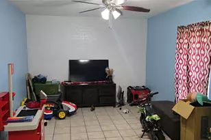 32 E Mountain Creek Dr, Grand Prairie, TX 75052 - Photo 6