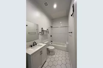 3012 Clover #101, Dallas, TX 75226 - Photo 10